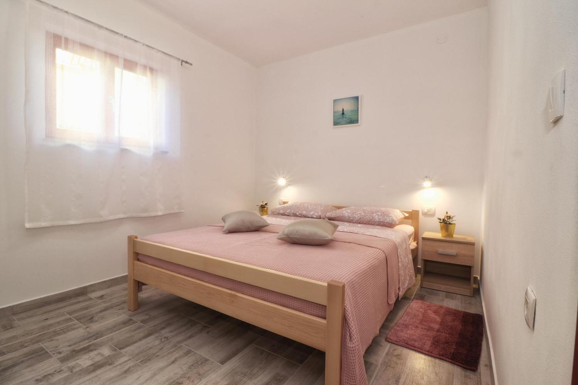 Studio Apartman Edy 3 Pula Exteriör bild